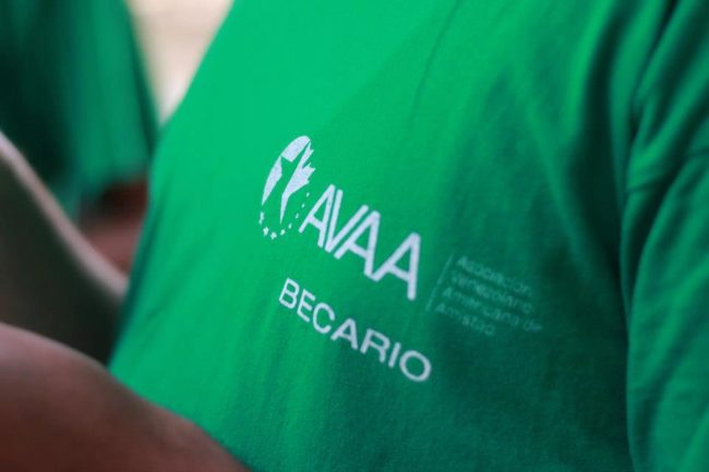 Felicitamos a los becarios galardonados en la Asamblea General Anual AVAA 2014