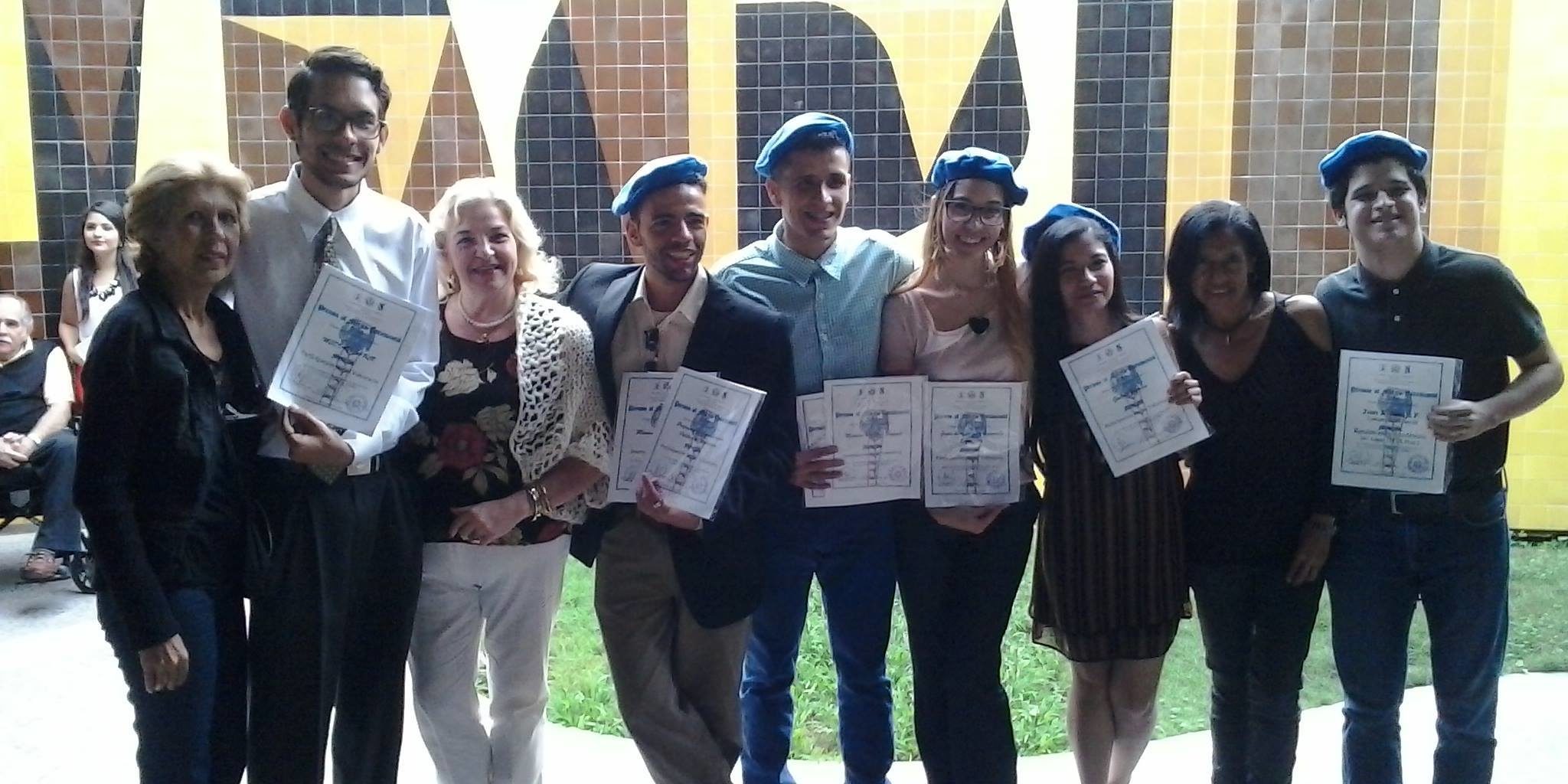 Becarios de AVAA brillaron en el premio al Mérito de la UCV