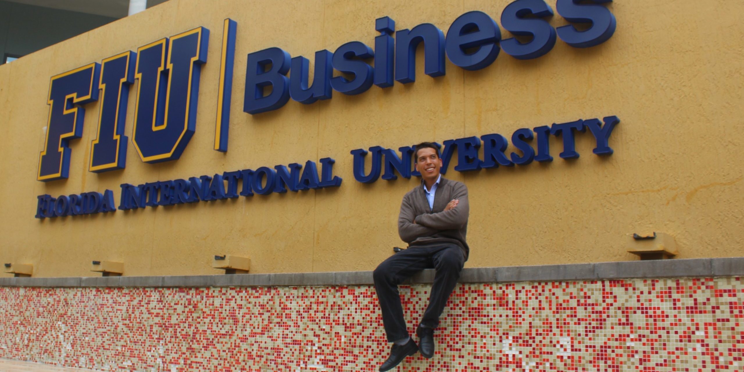 Nuestro egresado Orlando Salamanca es el primer venezolano en obtener la beca de CLADEA