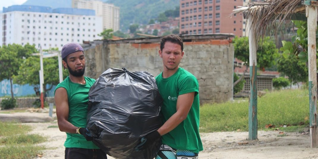 Porque nuestro planeta la necesita: Una Mano Amiga por EL Ávila