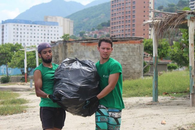 Porque nuestro planeta la necesita: Una Mano Amiga por EL Ávila