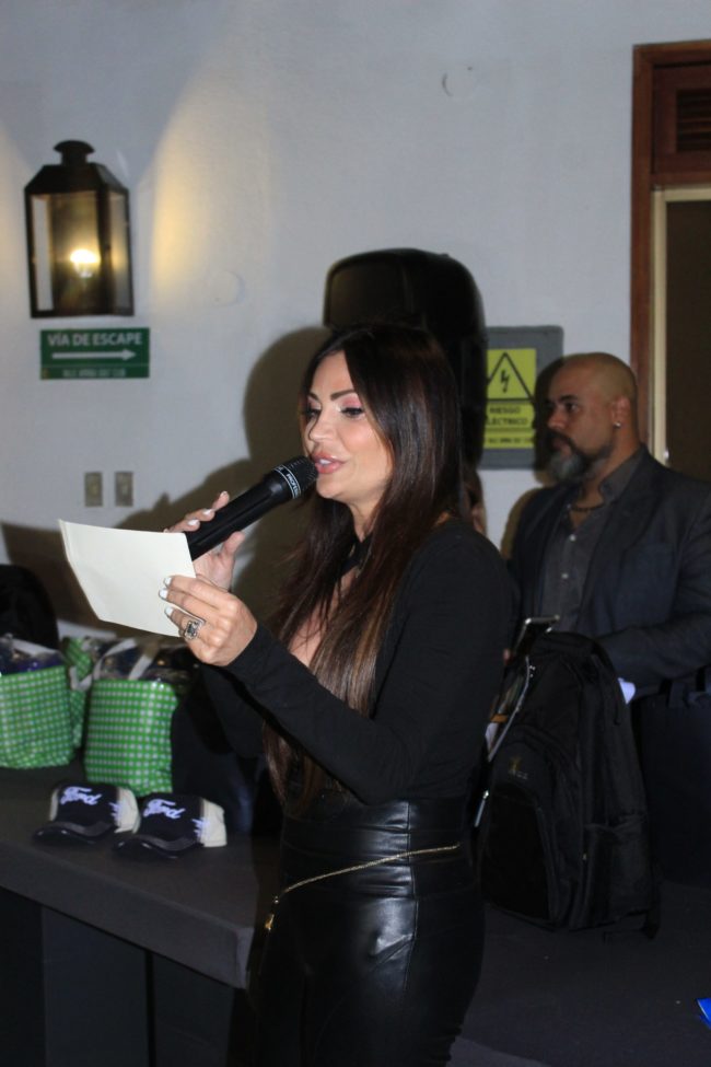 GOLF AVAA 2019 CATERINA VALENTINO PRESENTADORES